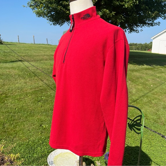 The North Face 1/4 Zip Red Lightweight Sweater Men's Size Medium - Picture 6 of 10